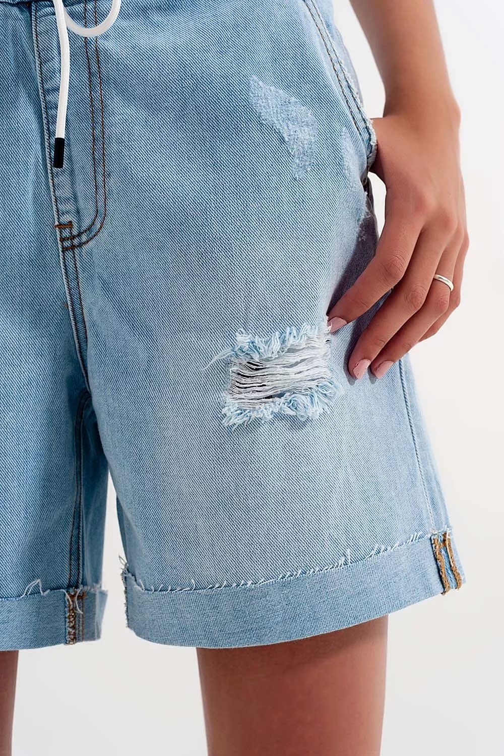 Denim Shorts With Elastic Waist in Wash Blue