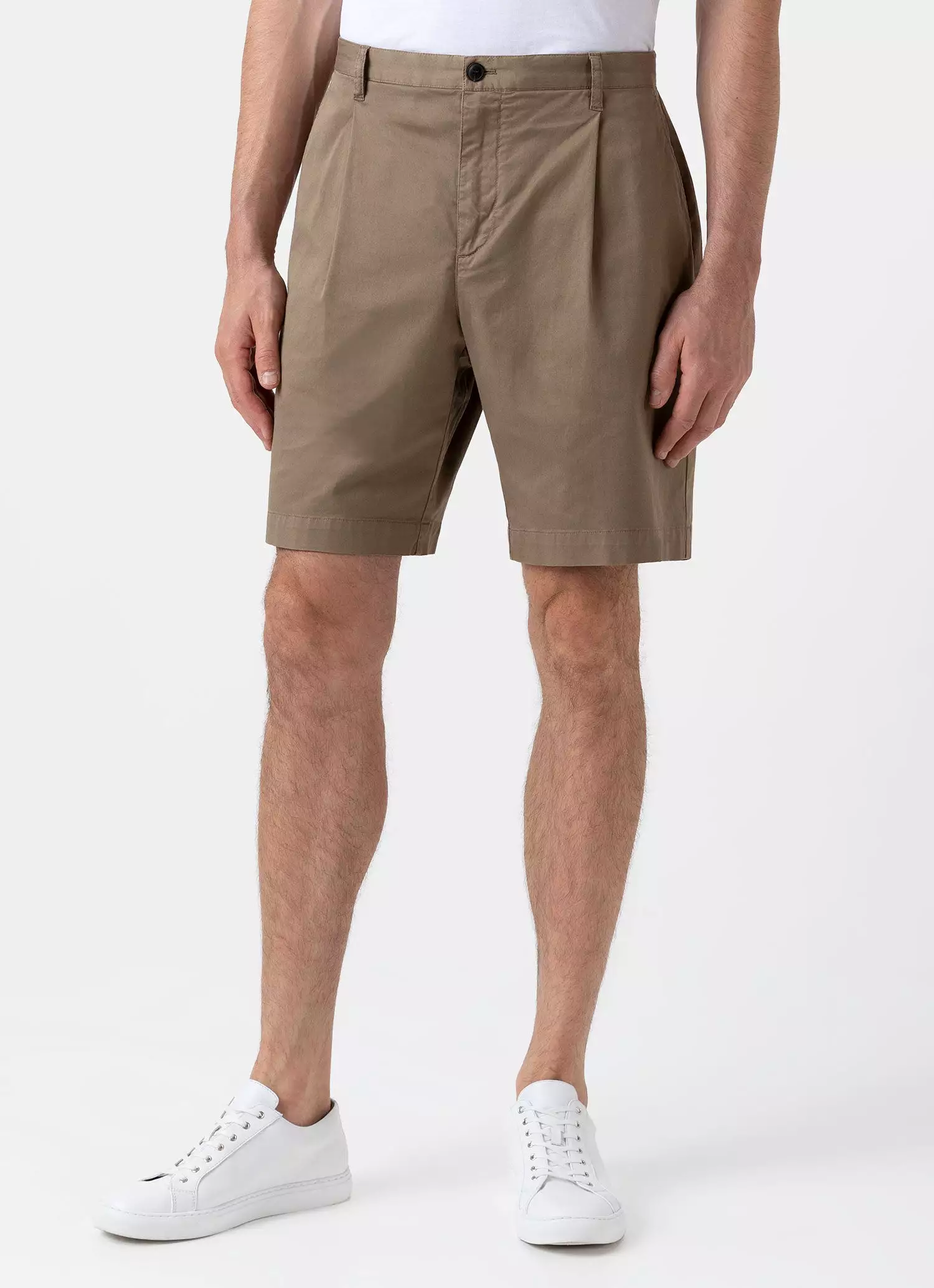 Men's Pleated Twill Short in Dark Stone